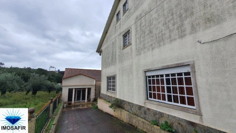 Moradia T6 para Venda em Madalena e Beselga