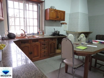 Moradia T6 para Venda em Madalena e Beselga