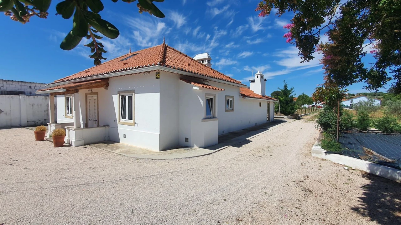 Moradia T6 para Venda em São João Baptista e Santa Maria dos Olivais Foto 4