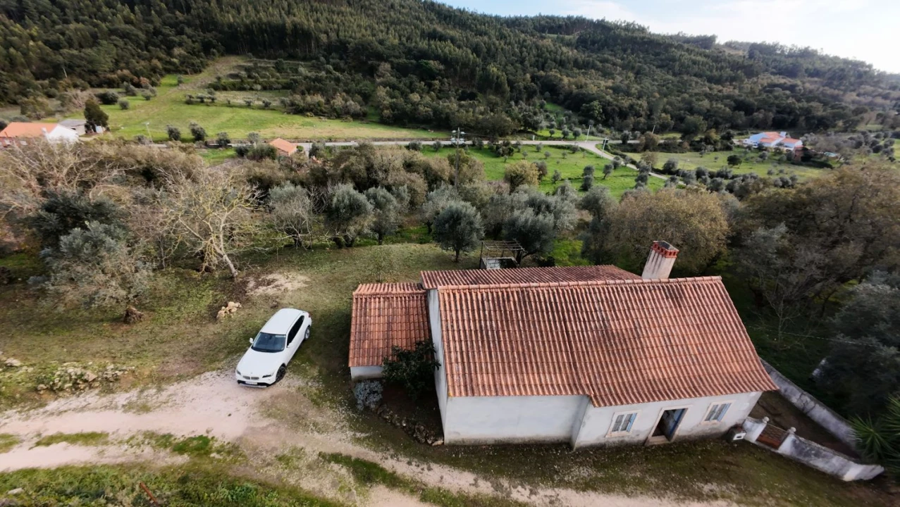 Moradia T2 para Venda em Areias e Pias Foto 1