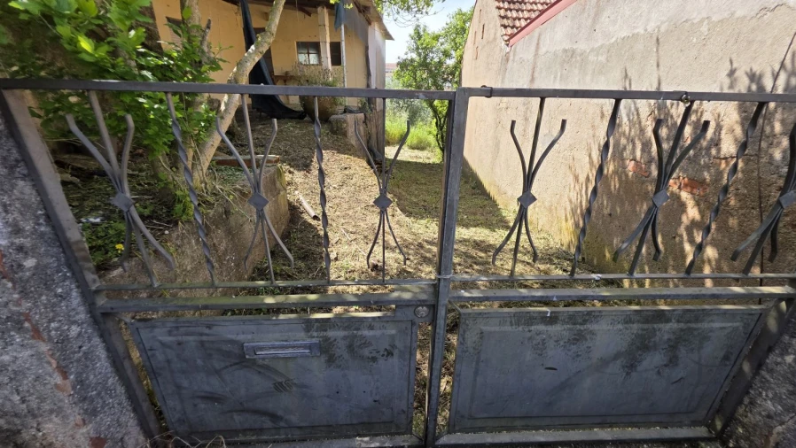 Moradia T2 para Venda em Areias e Pias Foto 3