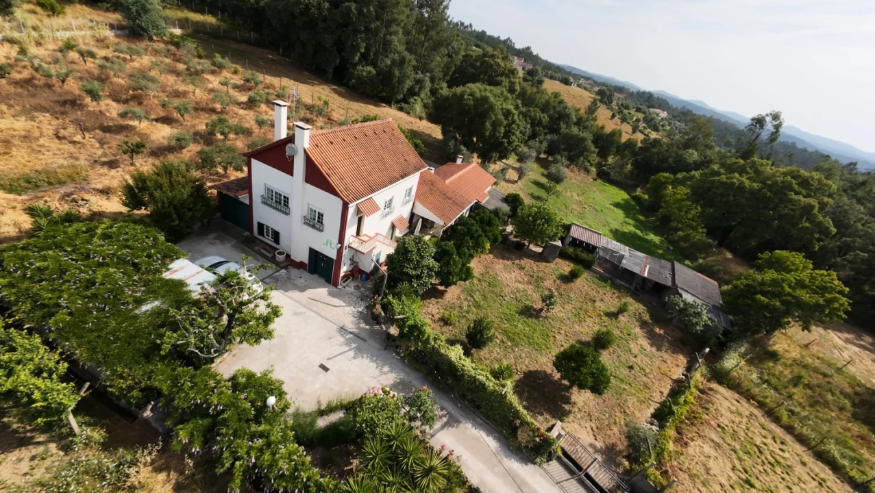 Moradia T4 para Venda em Olalhas Foto 3