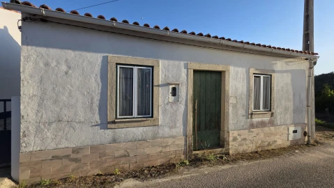 Moradia T3 para Venda em Ferreira do Zezere