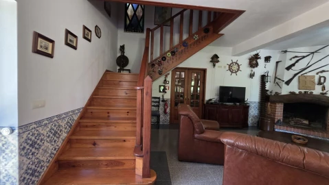 Moradia T7 para Venda em Serra e Junceira