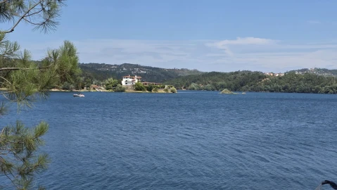 Moradia T7 para Venda em Serra e Junceira