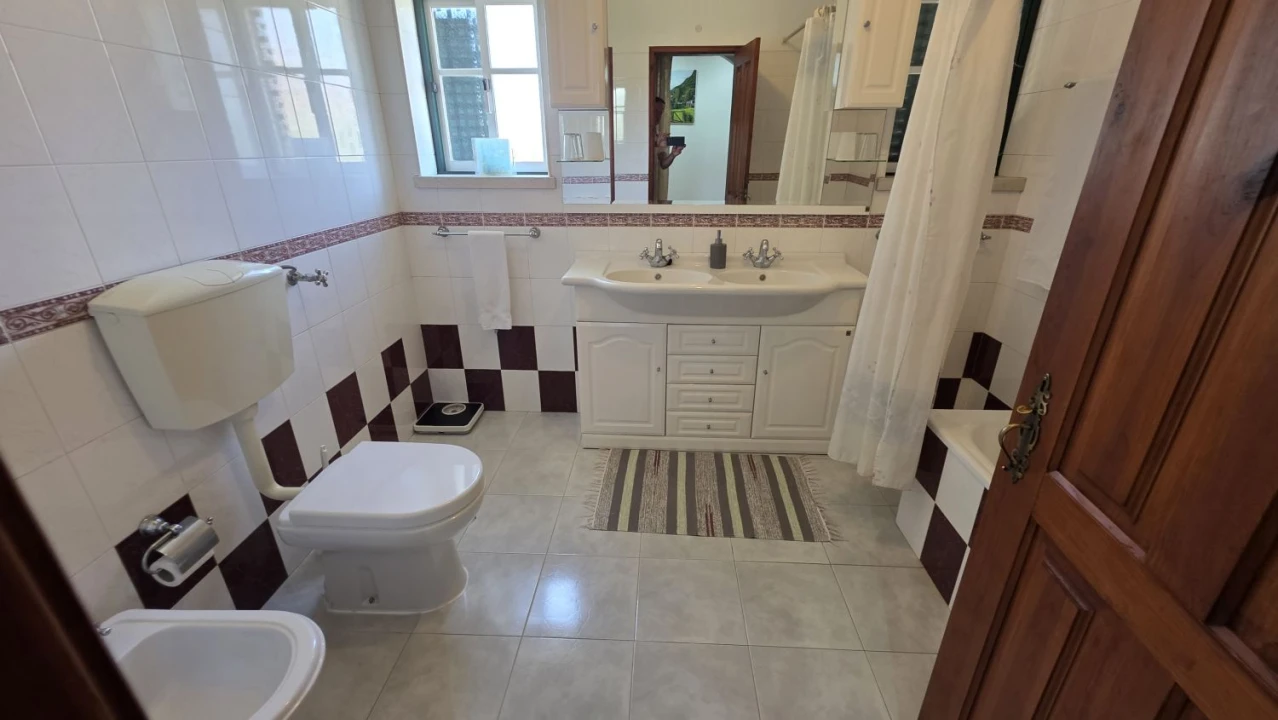 Moradia T7 para Venda em Serra e Junceira Foto 36