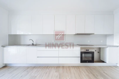 Moradia T4 para Venda em Monte Redondo e Carreira