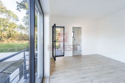 Moradia T4 para Venda em Monte Redondo e Carreira