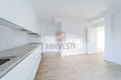 Moradia T4 para Venda em Monte Redondo e Carreira