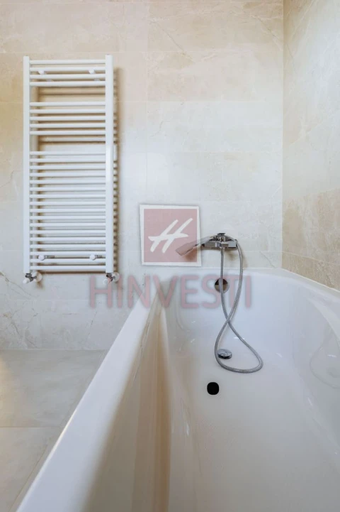 Moradia T4 para Venda em Monte Redondo e Carreira