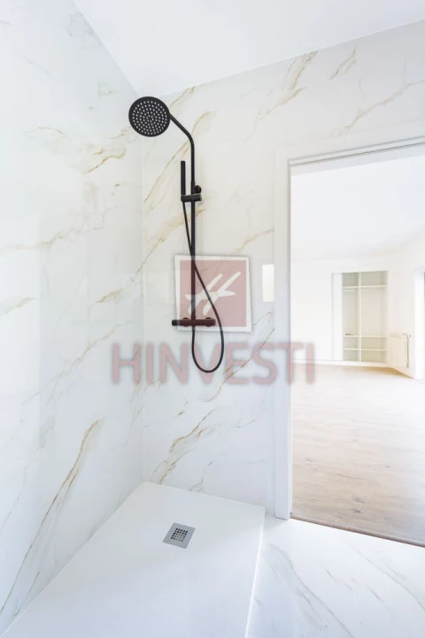 Moradia T4 para Venda em Monte Redondo e Carreira