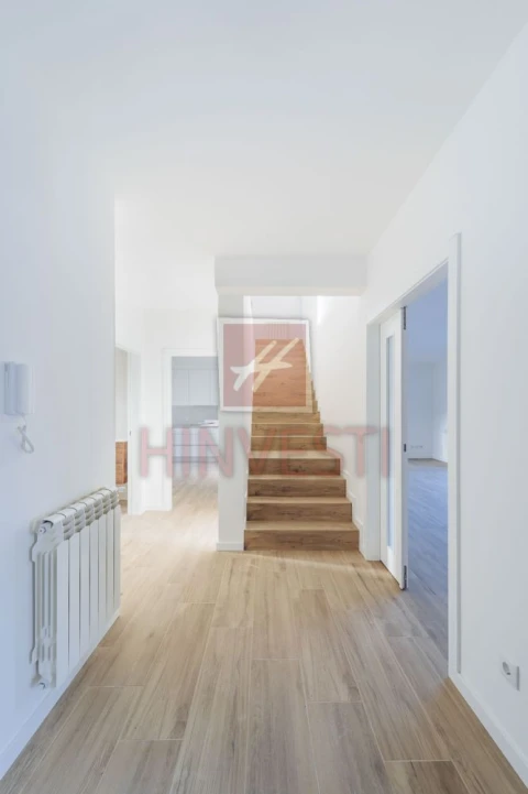 Moradia T4 para Venda em Monte Redondo e Carreira