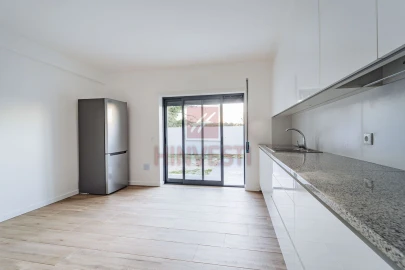 Moradia T4 para Venda em Monte Redondo e Carreira