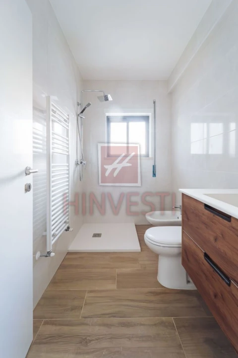 Moradia T4 para Venda em Monte Redondo e Carreira