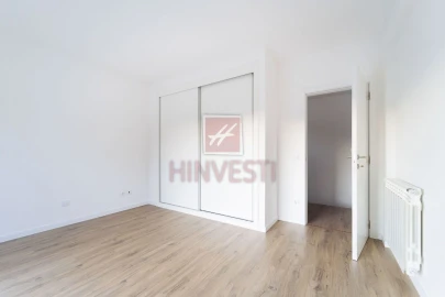 Moradia T4 para Venda em Monte Redondo e Carreira