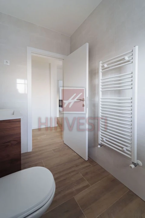 Moradia T4 para Venda em Monte Redondo e Carreira