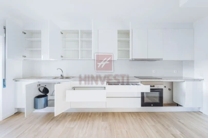 Moradia T4 para Venda em Monte Redondo e Carreira