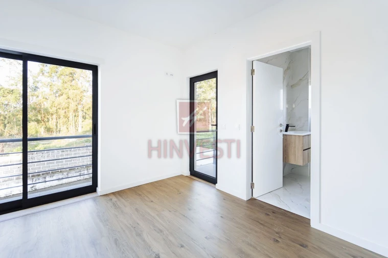 Moradia T4 para Venda em Monte Redondo e Carreira Foto 27