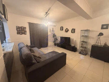 Apartamento T3 para Venda em Estômbar e Parchal