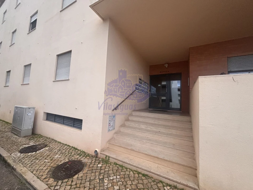 Apartamento T3 para Venda em Silves Foto 1
