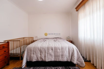 Moradia T4 para Venda em Brasfemes