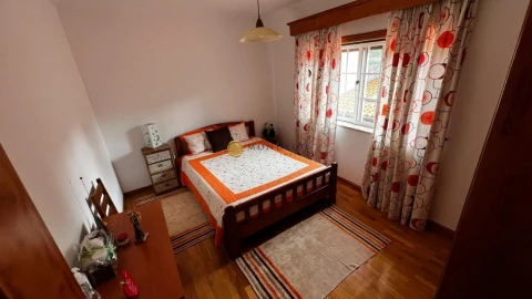 Moradia T4 para Venda em Brasfemes