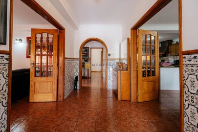 Moradia T4 para Venda em Brasfemes