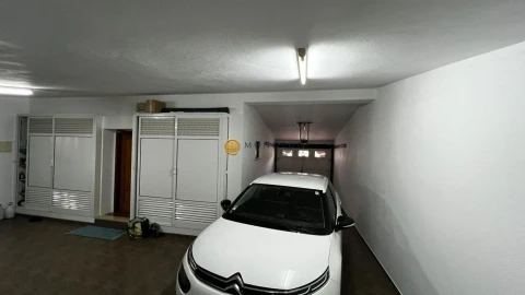 Moradia T4 para Venda em Brasfemes