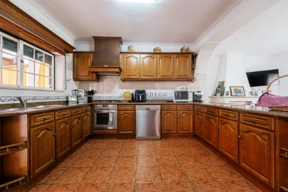 Moradia T4 para Venda em Brasfemes