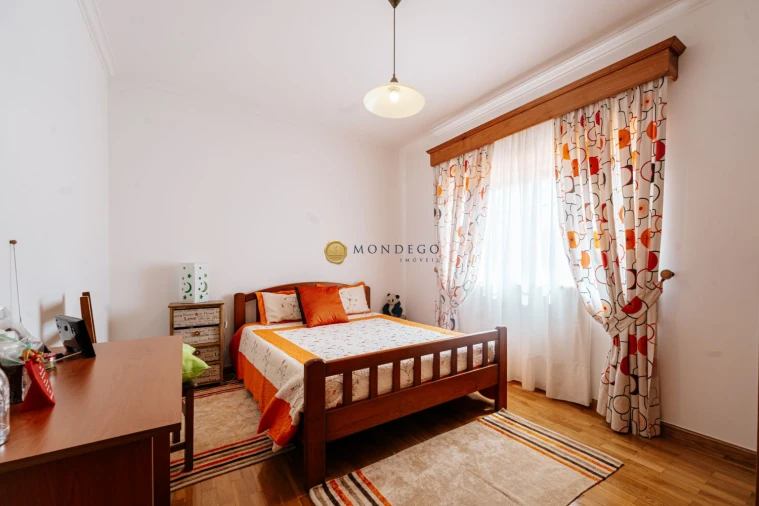 Moradia T4 para Venda em Brasfemes Foto 19