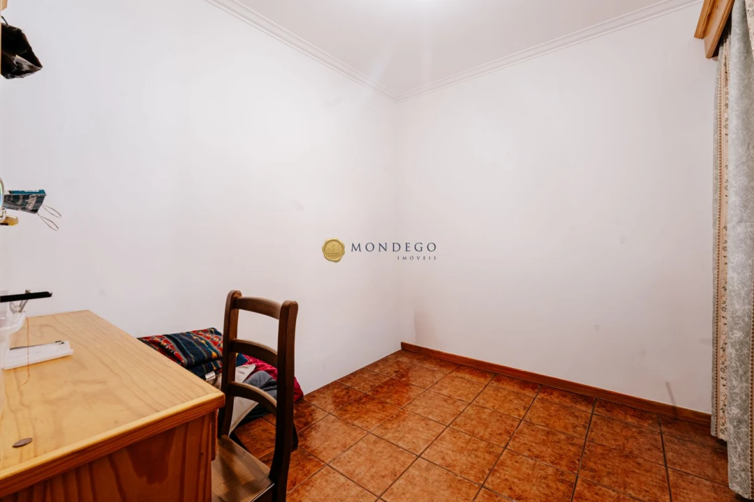 Moradia T4 para Venda em Brasfemes Foto 27