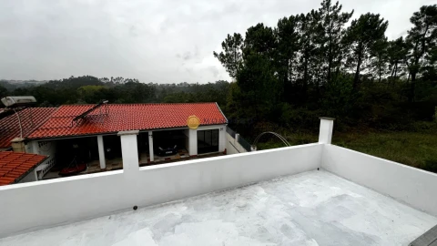 Moradia T4 para Venda em Trouxemil e Torre de Vilela