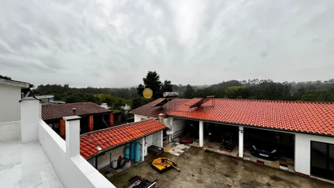 Moradia T4 para Venda em Trouxemil e Torre de Vilela