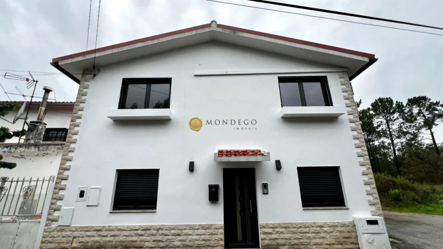 Moradia T4 para Venda em Trouxemil e Torre de Vilela