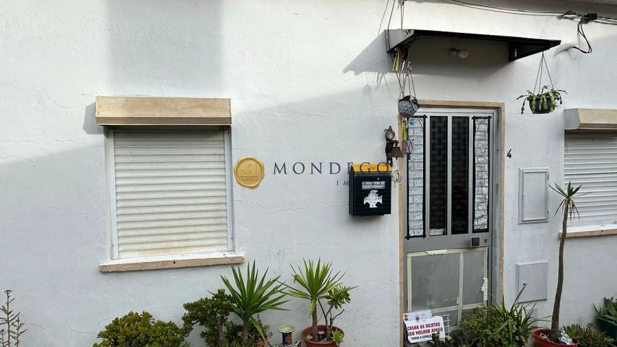Moradia T2 para Venda em Trouxemil e Torre de Vilela