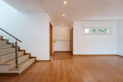 Moradia T4 para Venda em Azeitão (São Lourenço e São Simão)