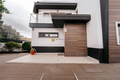 Moradia T4 para Venda em Azeitão (São Lourenço e São Simão)