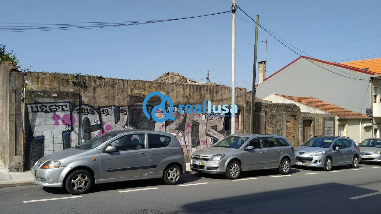 Terreno para Venda em São Mamede de Infesta e Senhora da Hora Foto 2