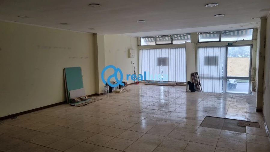 Loja para Venda em Espinho Foto 6