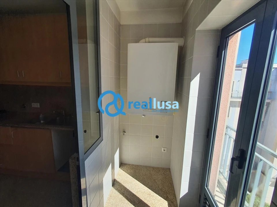 Apartamento T4 para Venda em Oliveira do Douro Foto 19