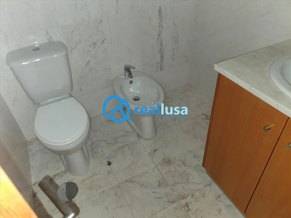 Apartamento T4 para Venda em Oliveira do Douro Foto 17