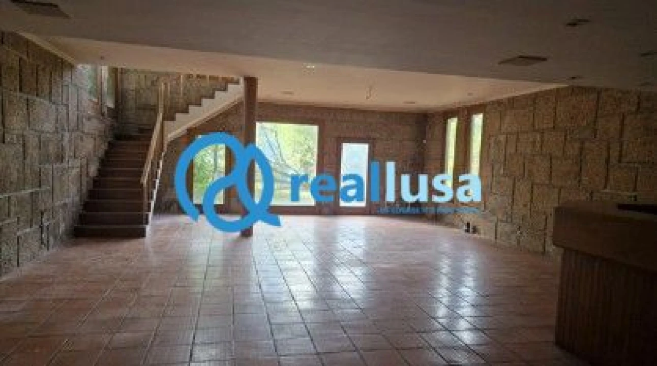 Moradia T8 para Venda em Azurem Foto 4