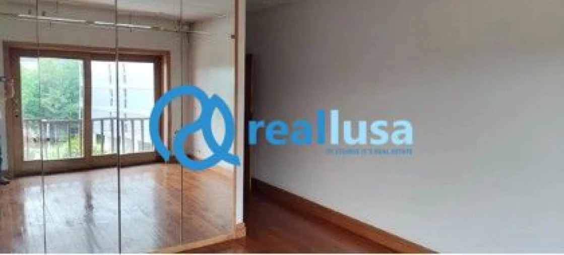 Moradia T8 para Venda em Azurem Foto 7