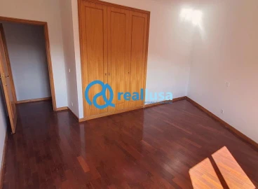 Apartamento T3 para Venda em Pedroso e Seixezelo