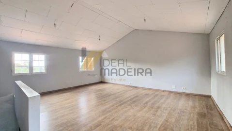 Loja para Venda em Fajã da Ovelha