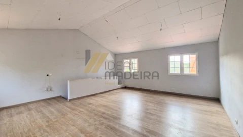 Loja para Venda em Fajã da Ovelha