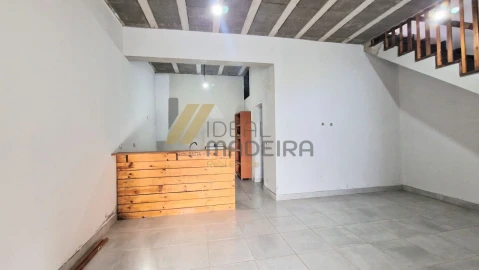 Loja para Venda em Fajã da Ovelha