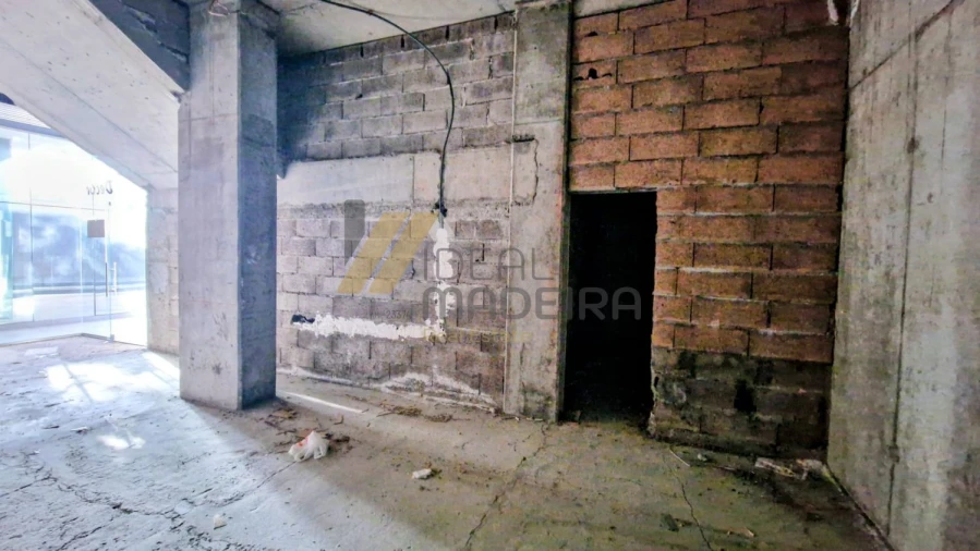 Loja para Arrendamento em Santa Cruz Foto 3