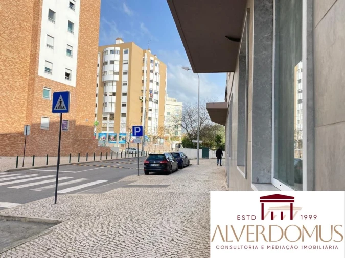 Loja para Arrendamento em Santa Clara Foto 6