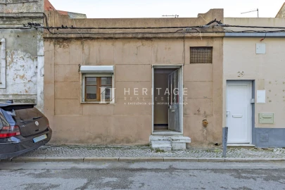 Moradia T1 para Venda em Baixa da Banheira e Vale da Amoreira